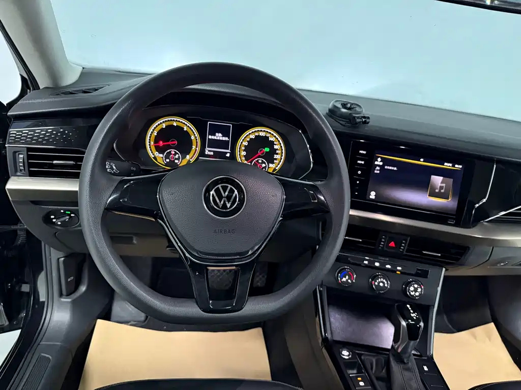 VOLKSWAGEN PASSAT 2021