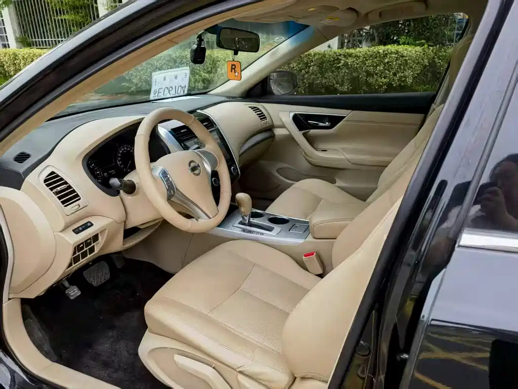 NISSAN TEANA 2017