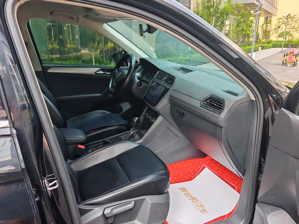 VOLKSWAGEN TIGUAN L 2017