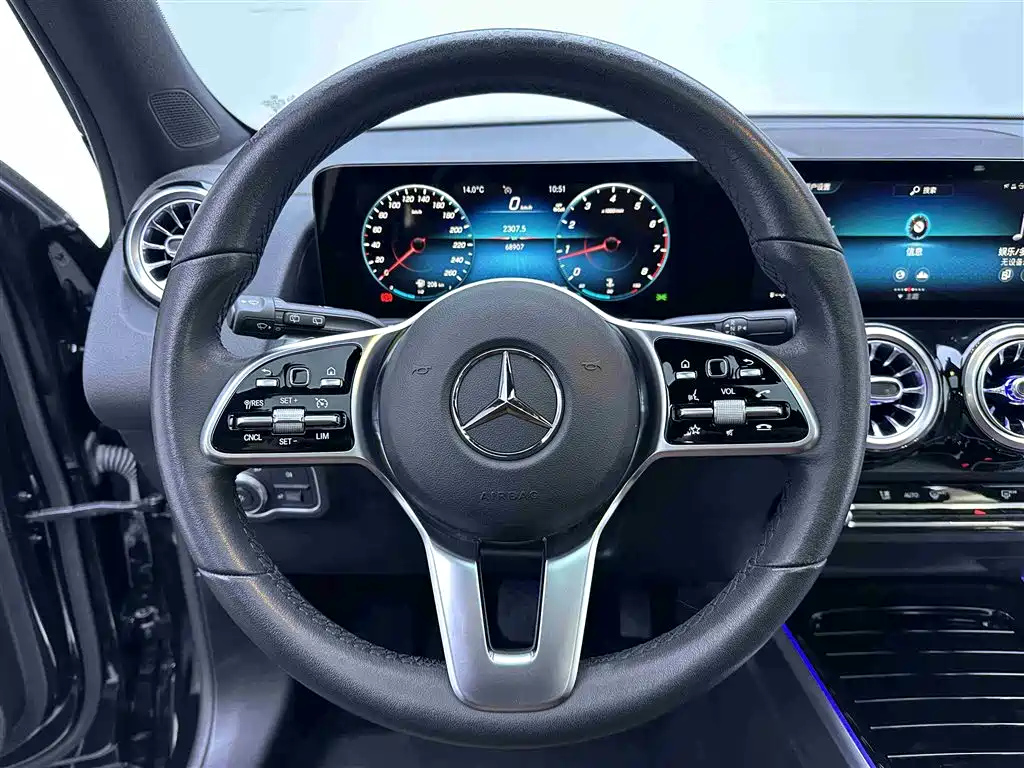 MERCEDES BENZ GLB 2022