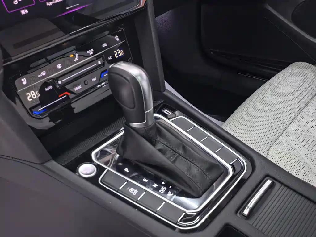 VOLKSWAGEN MAGOTAN 2022