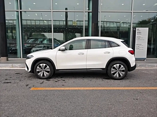 MERCEDES BENZ EQA  2023