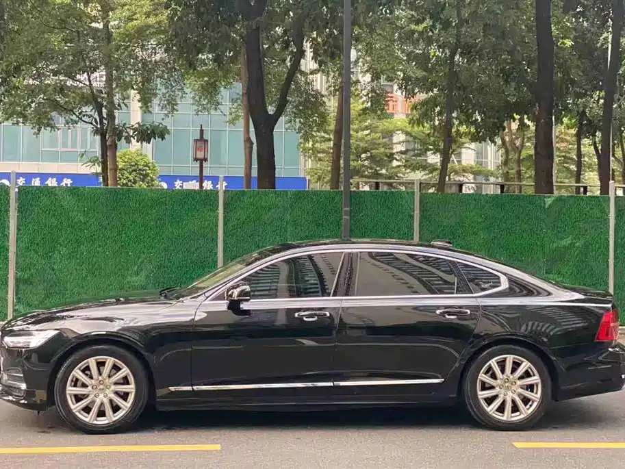 VOLVO S90 2020