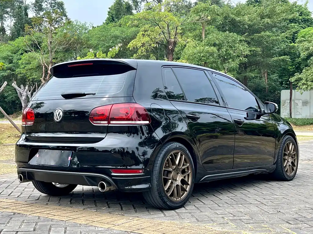 VOLKSWAGEN GOLF GTI 2011