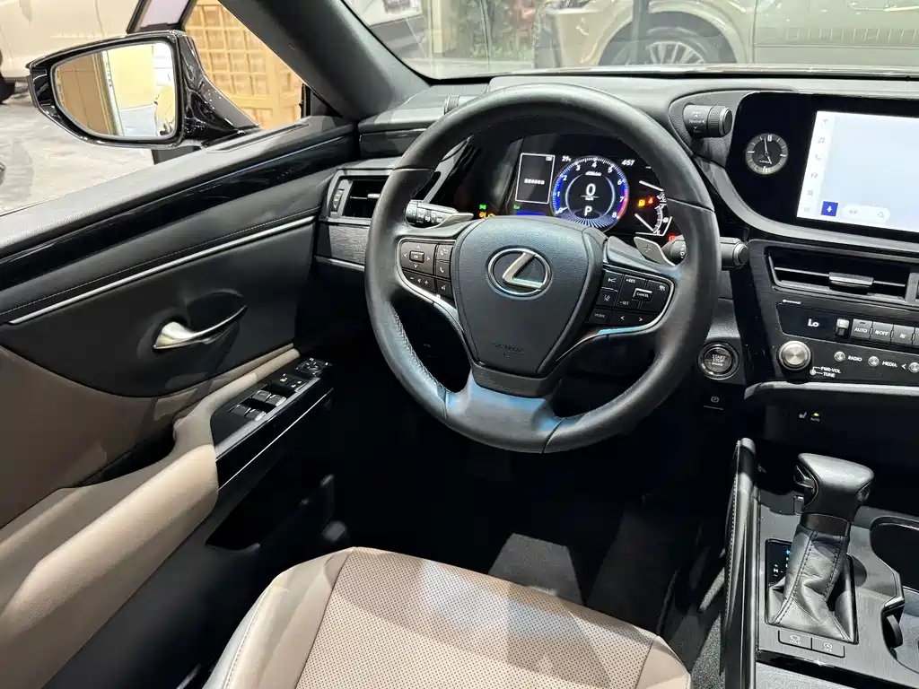 LEXUS ES 2024