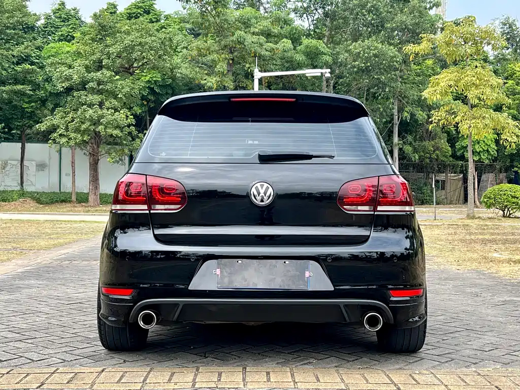 VOLKSWAGEN GOLF GTI 2011