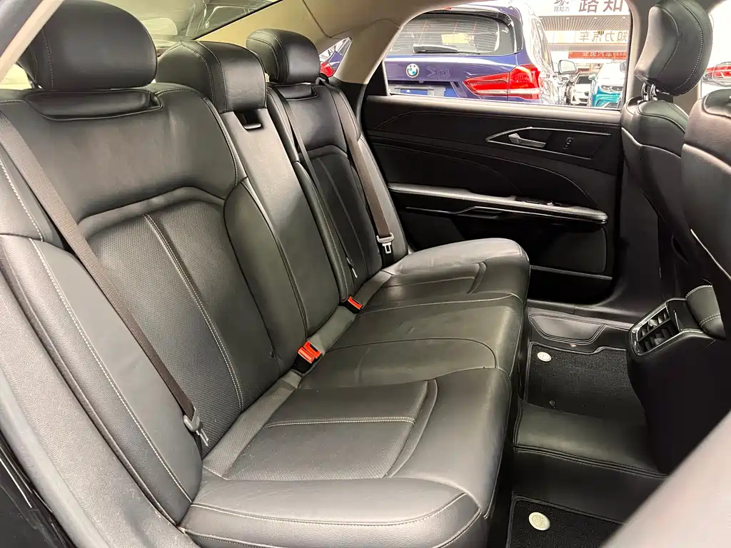 FORD TAURUS 2018