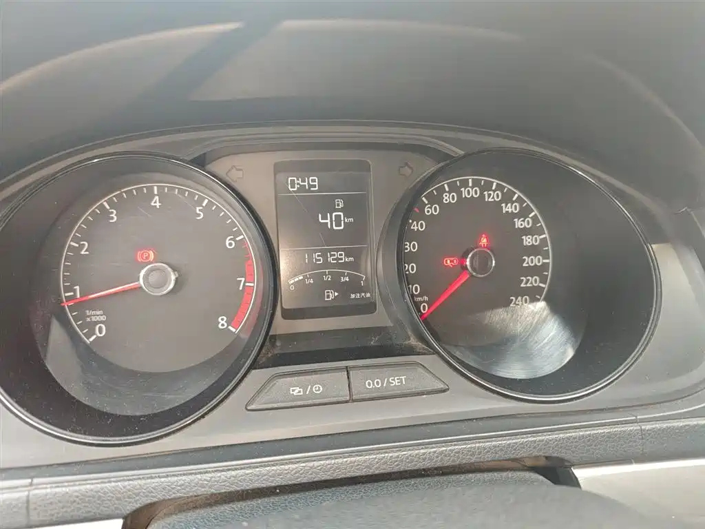 VOLKSWAGEN LAVIDA 2015