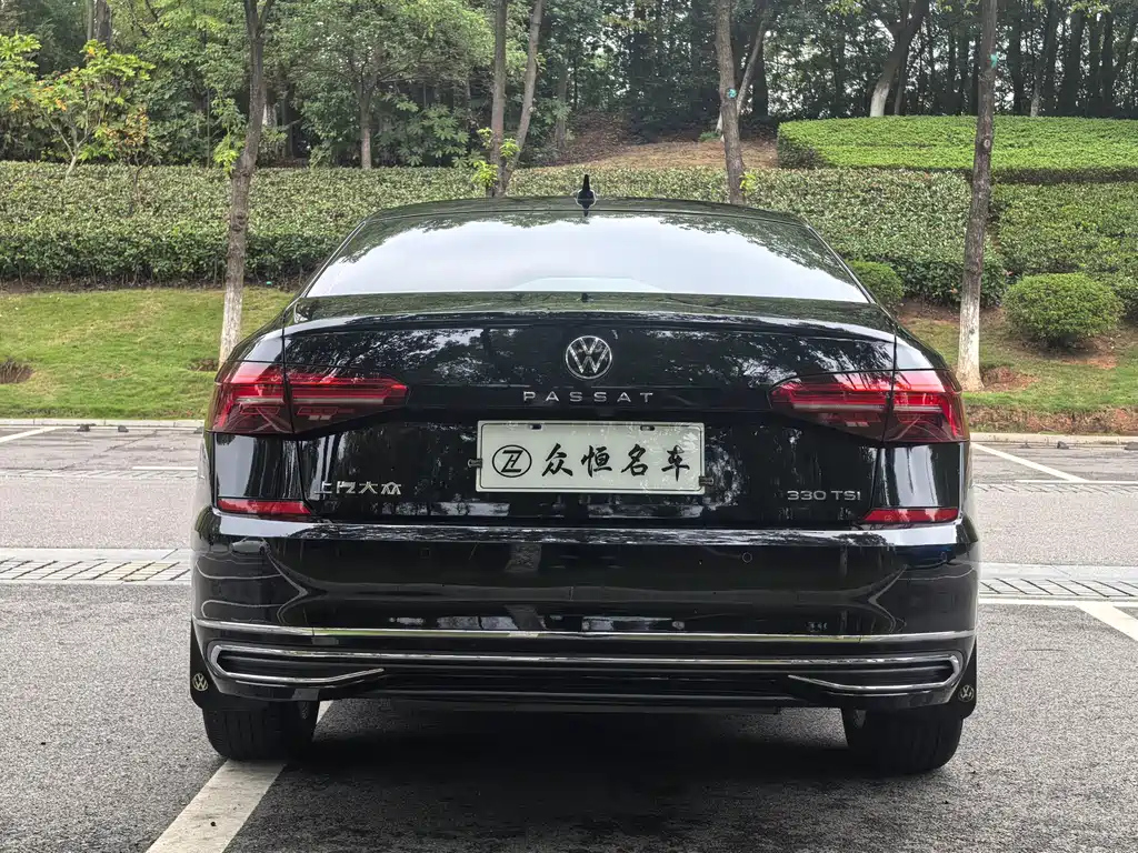 VOLKSWAGEN PASSAT 2021