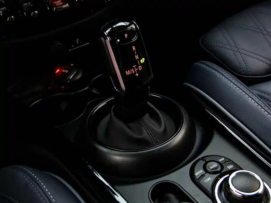 MINI CLUBMAN 2023