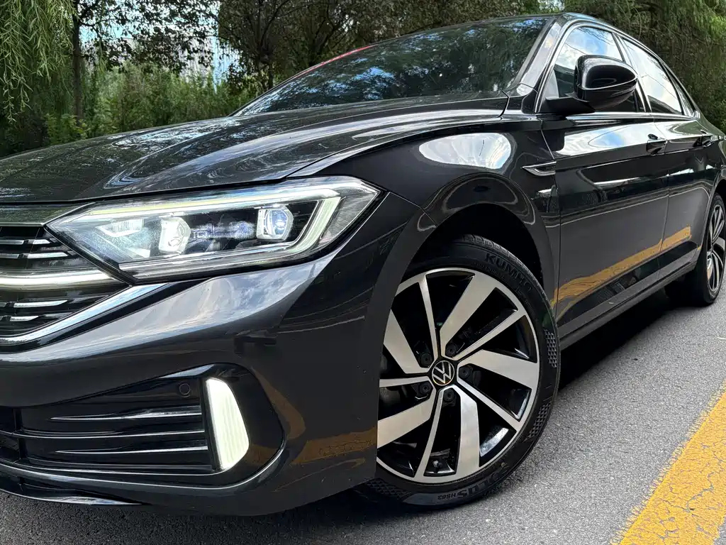 VOLKSWAGEN SAGITAR 2023