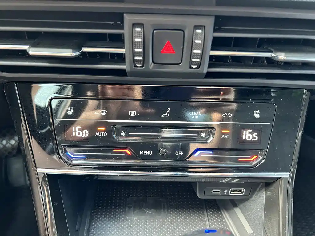 VOLKSWAGEN PASSAT 2025