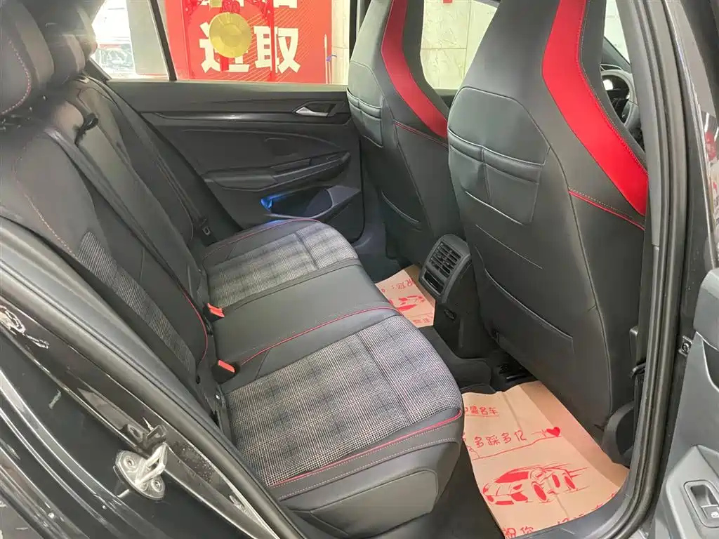 VOLKSWAGEN GOLF GTI 2021