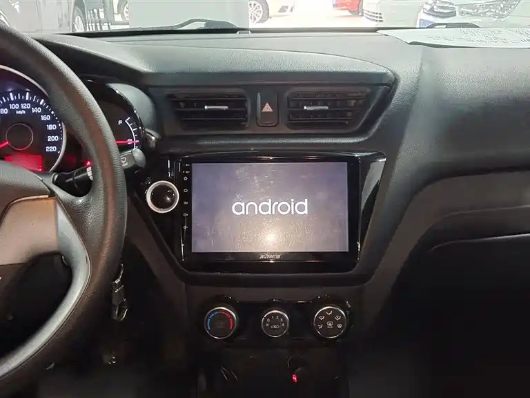 KIA K2 2015