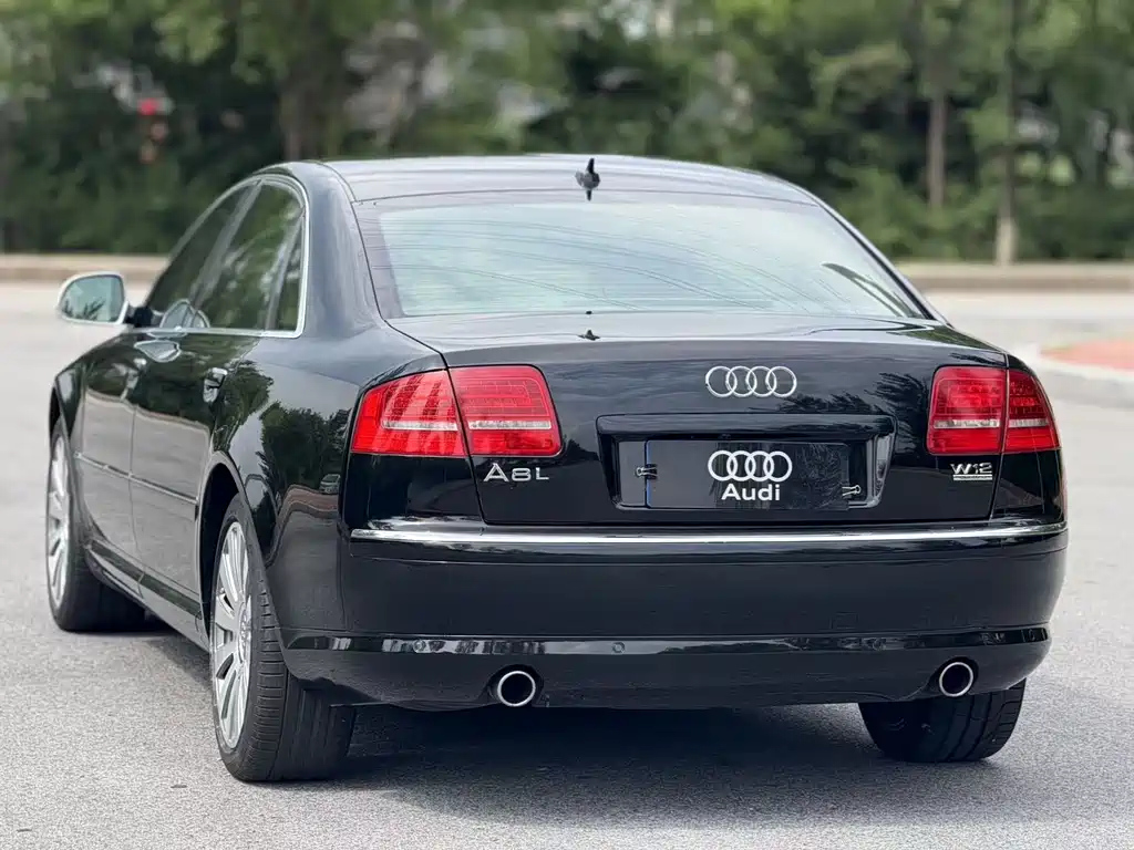 AUDI A8 2011