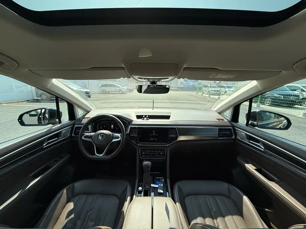 VOLKSWAGEN VILORAN 2020
