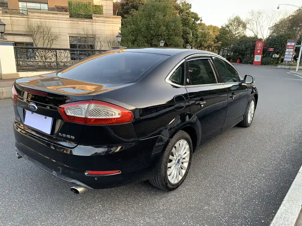 FORD MONDEO - WINNER 2011