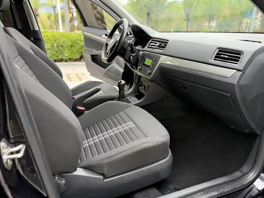 VOLKSWAGEN LAVIDA 2020