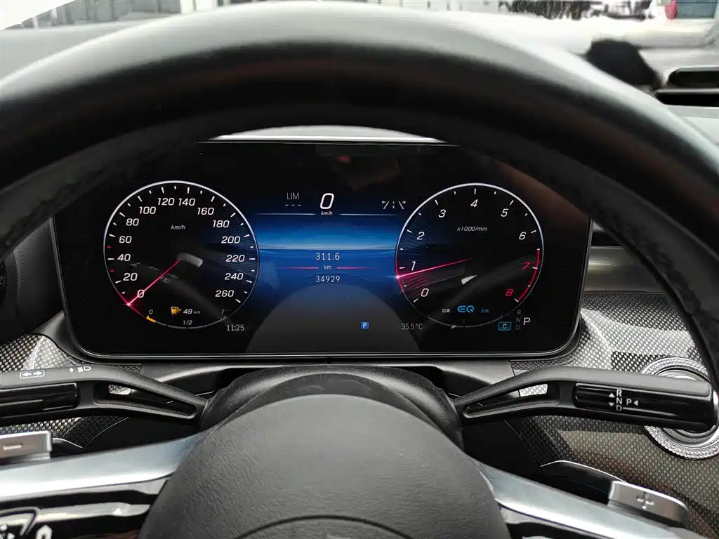 MERCEDES BENZ GLB 2024