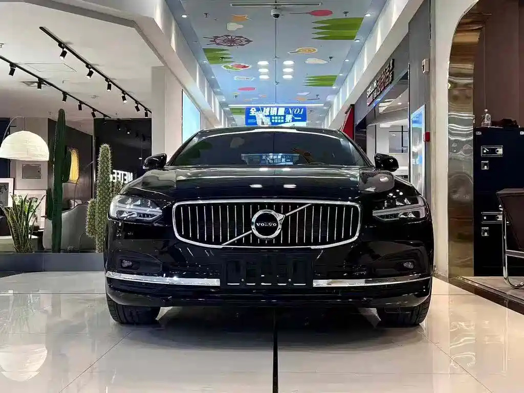 VOLVO S90 2021