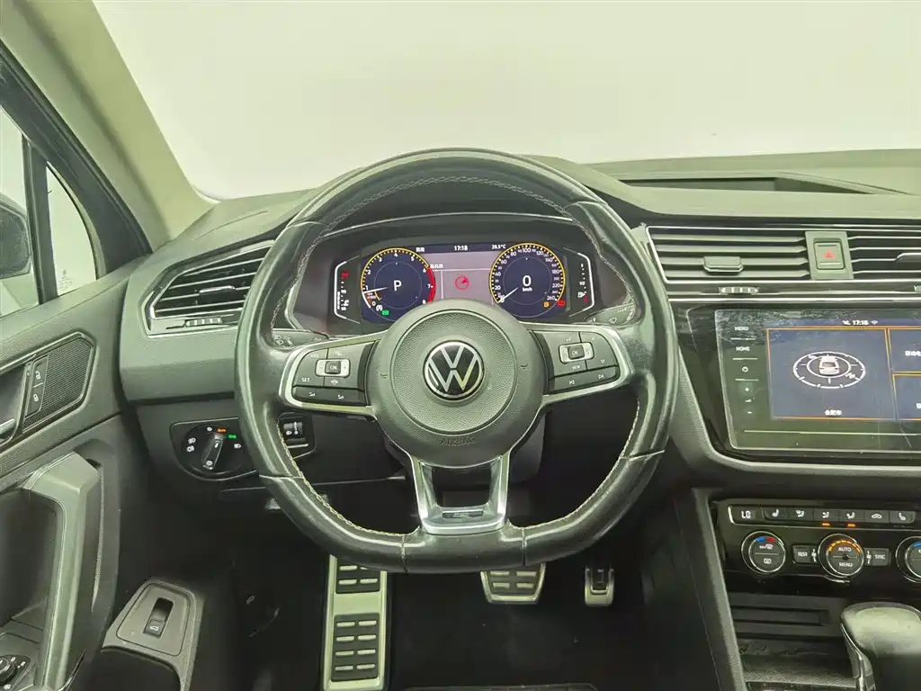 VOLKSWAGEN TIGUAN L 2021