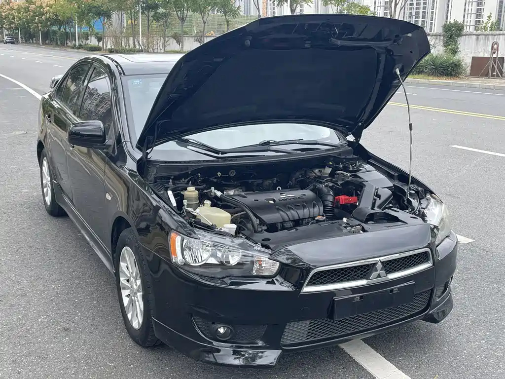 MITSUBISHI LANCER EX 2013