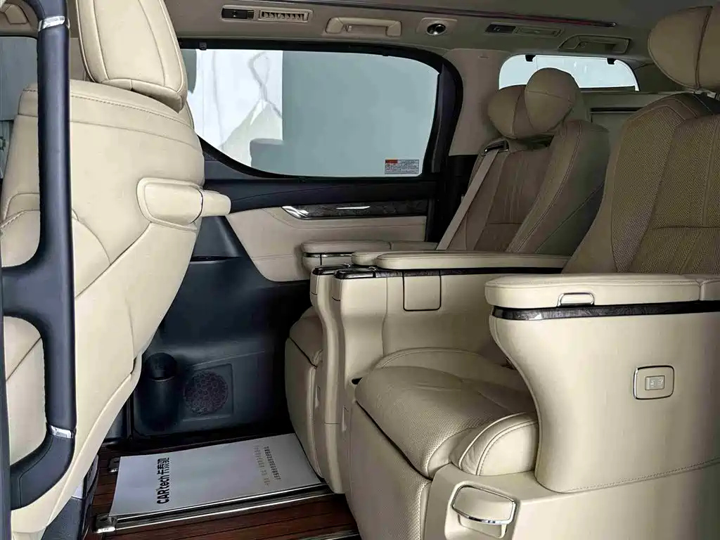 TOYOTA ALPHARD 2018