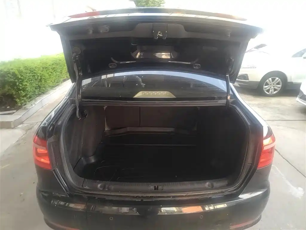 VOLKSWAGEN LAVIDA 2013