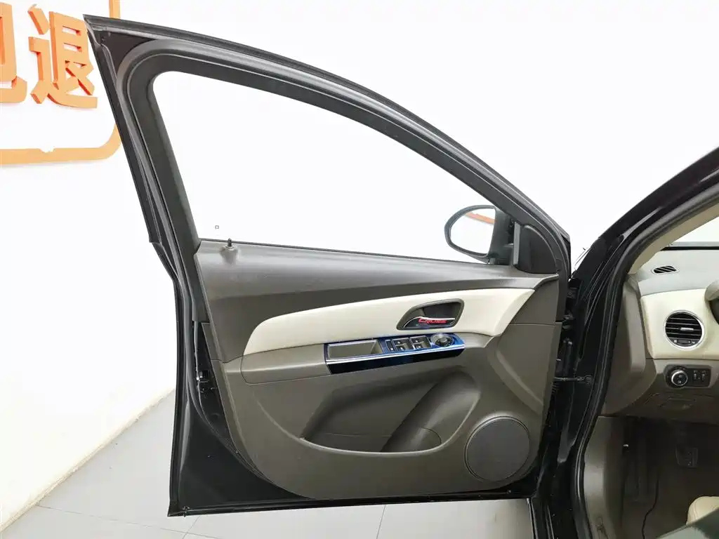 CHEVROLET CRUZE 2015