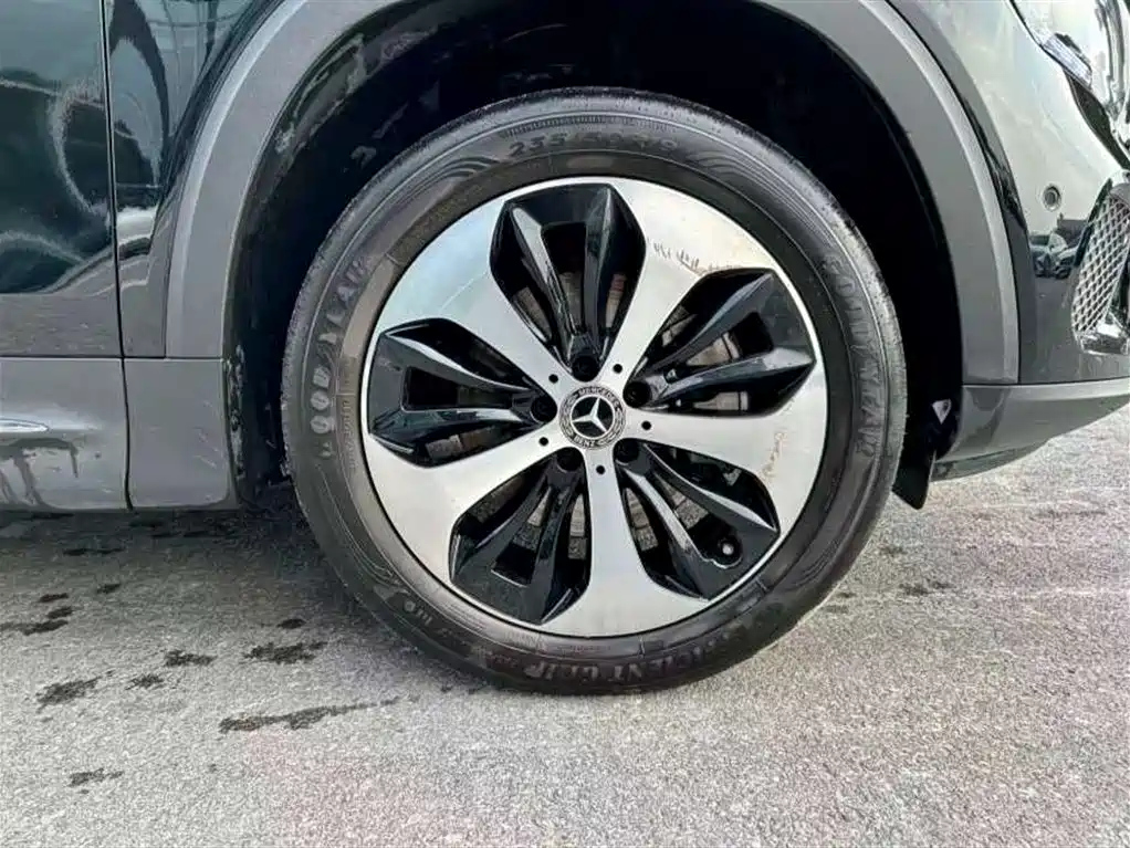 MERCEDES BENZ GLB 2023