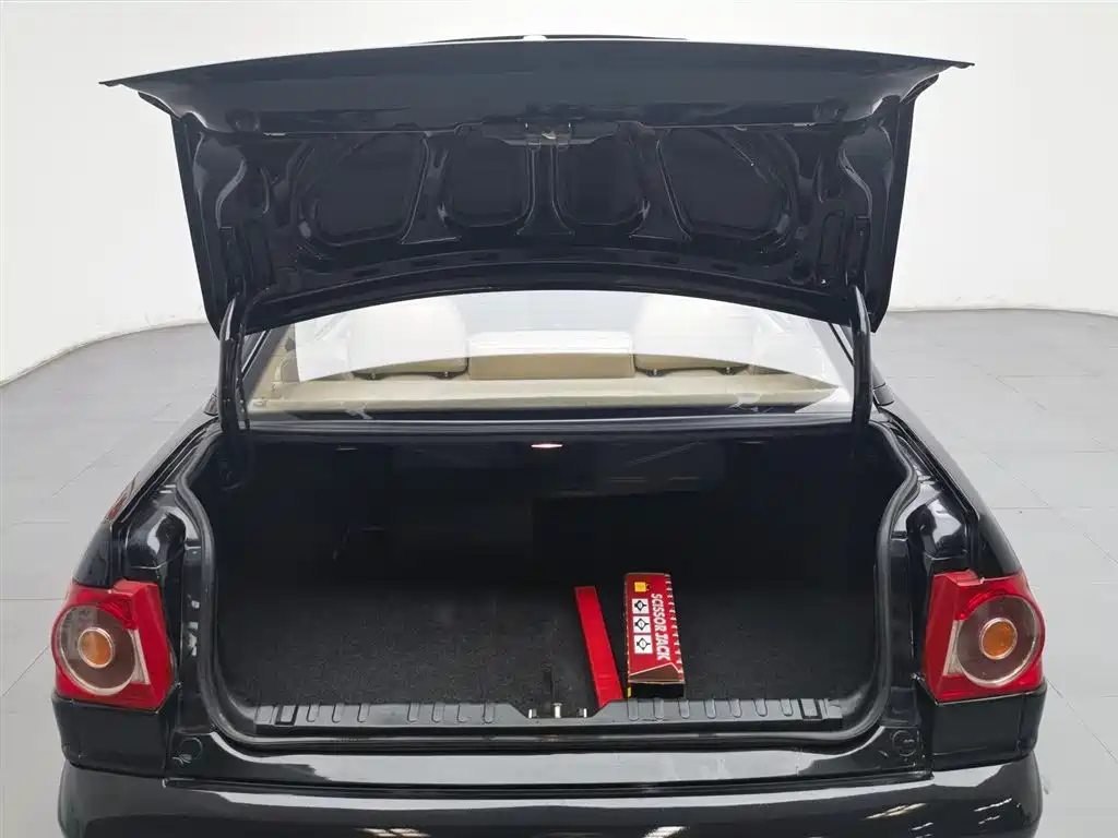 VOLKSWAGEN SANTANA 志俊 2008