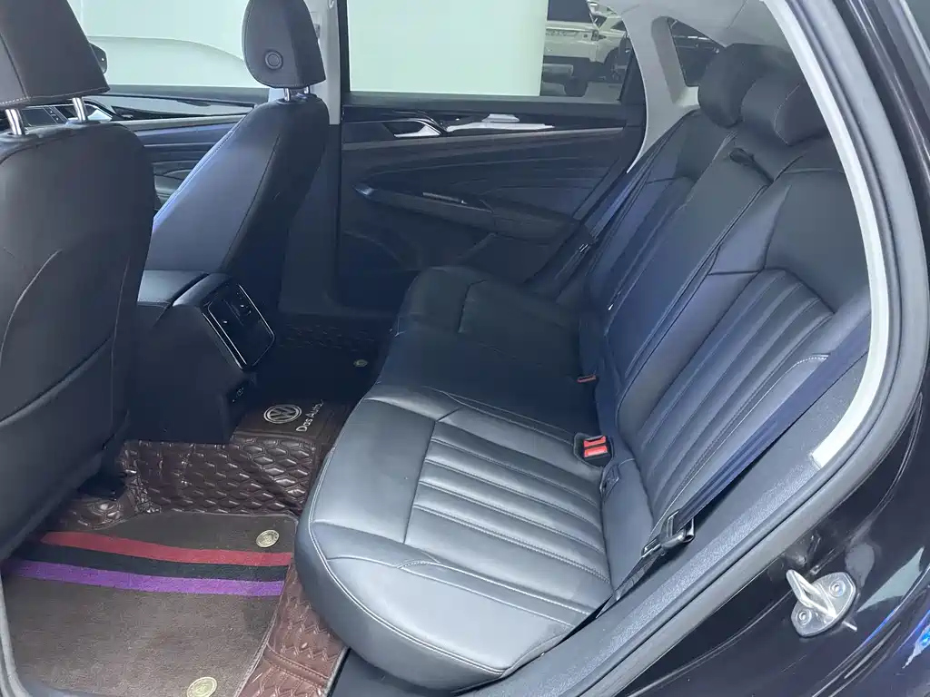 VOLKSWAGEN PASSAT 2022