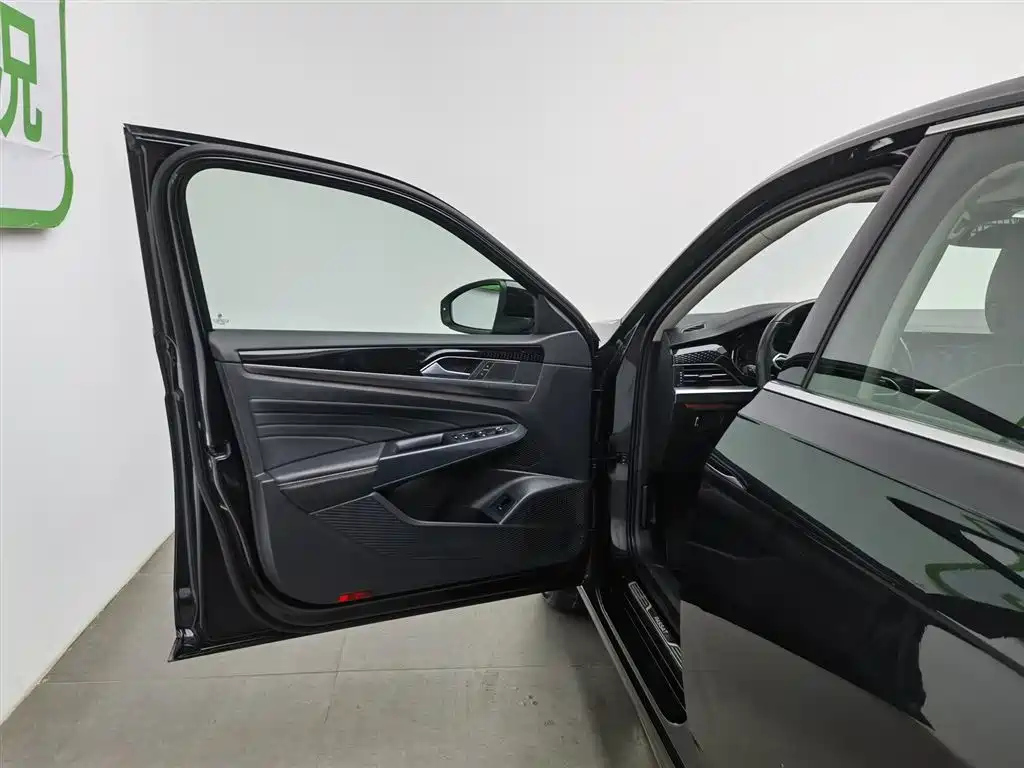 VOLKSWAGEN PASSAT 2022