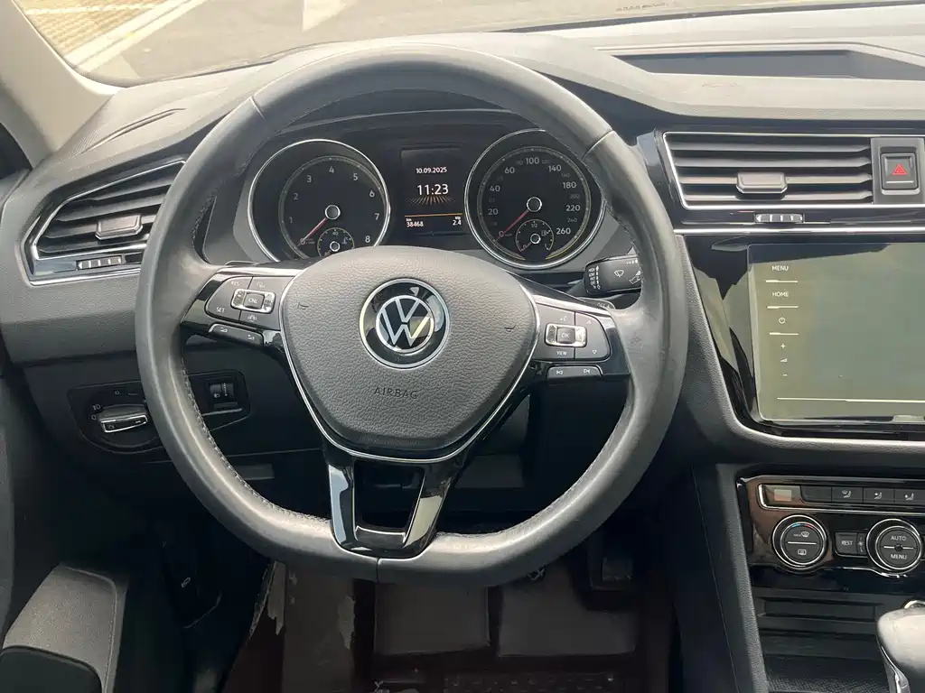 VOLKSWAGEN TIGUAN L 2021