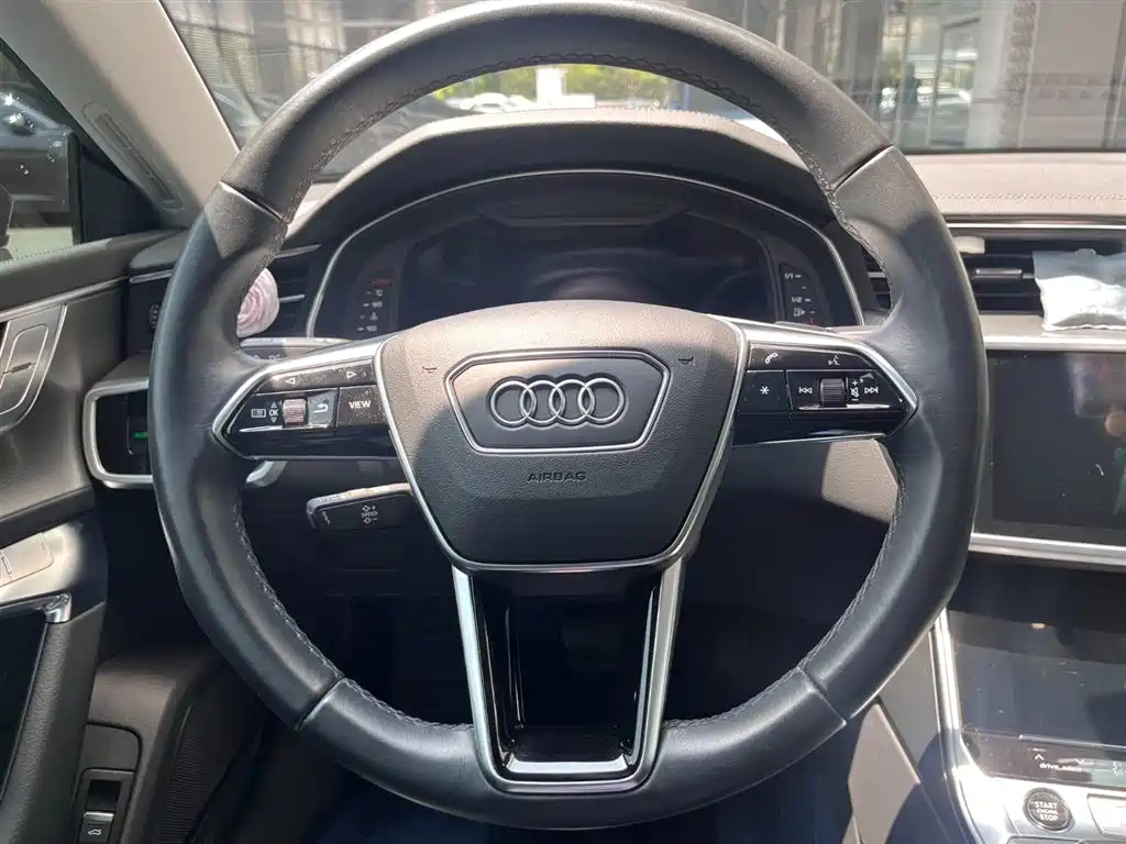 AUDI A7 2023