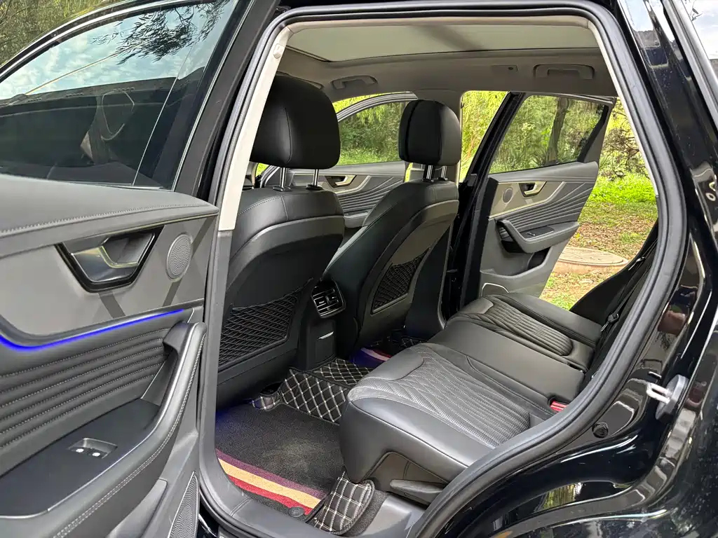 HONGQI HS5 2023