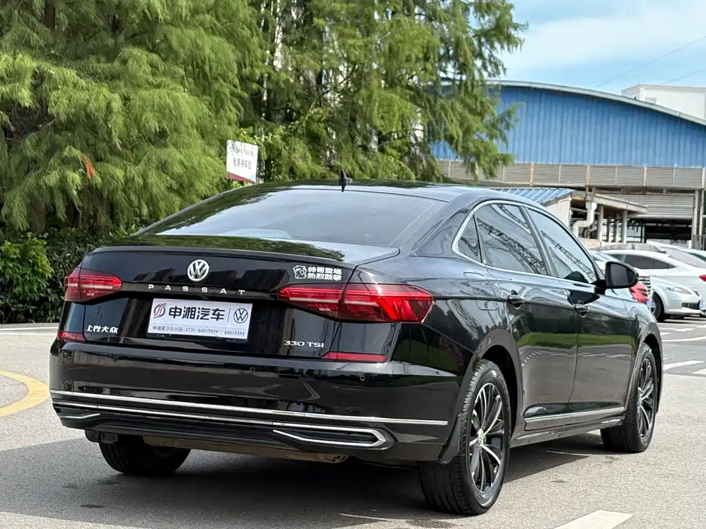 VOLKSWAGEN PASSAT 2019
