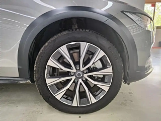 VOLVO V90  2021 YEAR CROSS COUNTRY B5 AWD &#26234;&#36828; EDITION 2021