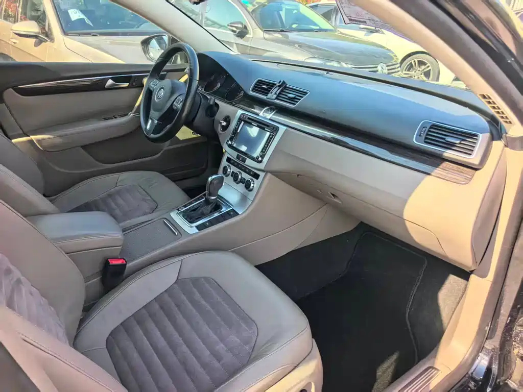 VOLKSWAGEN MAGOTAN 2013