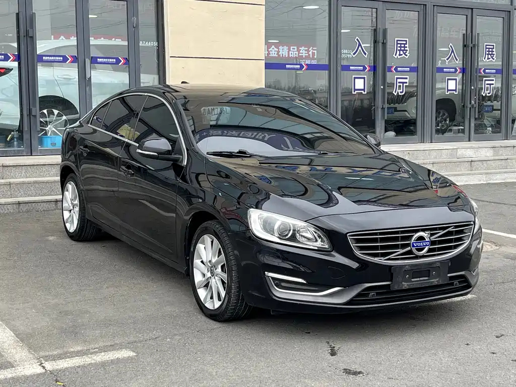 VOLVO S60 2015