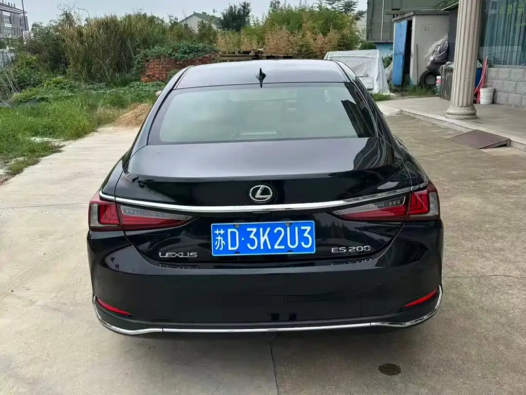 LEXUS ES 2023