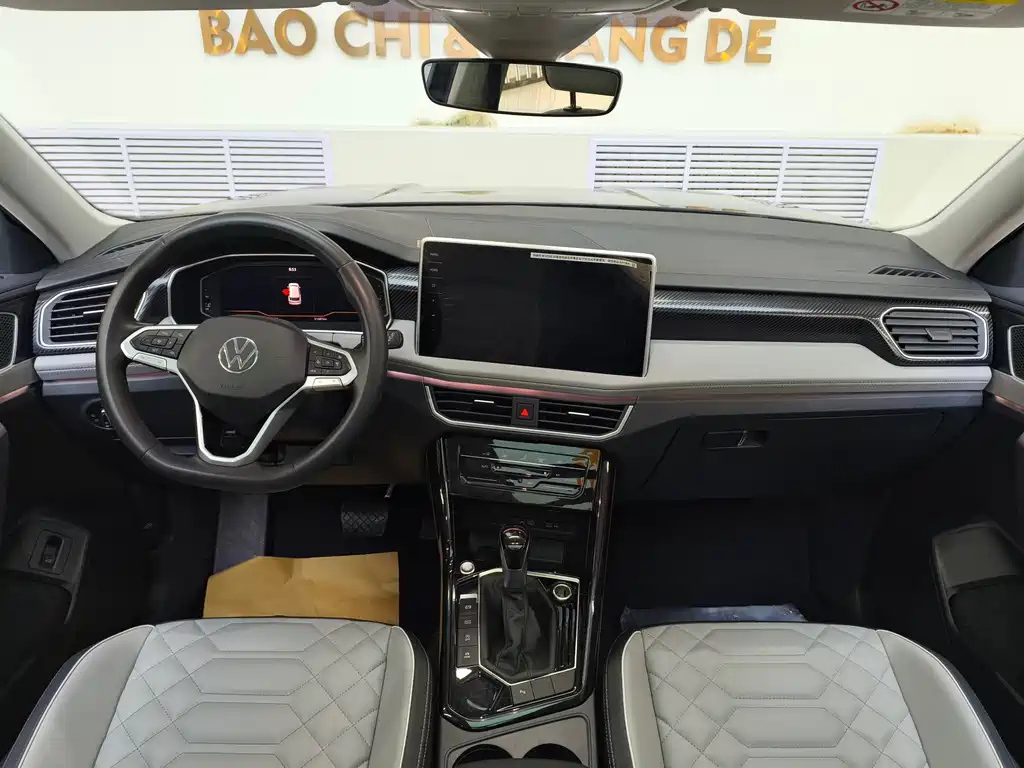 VOLKSWAGEN TAYRON 2022