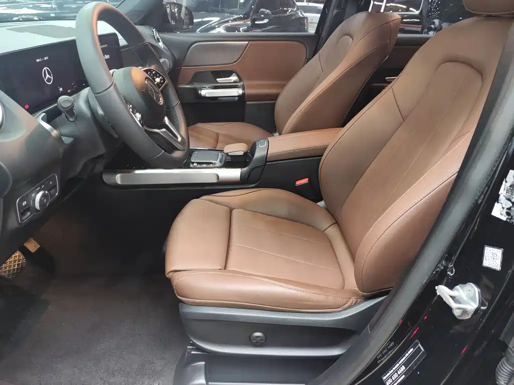 MERCEDES BENZ GLB 2023