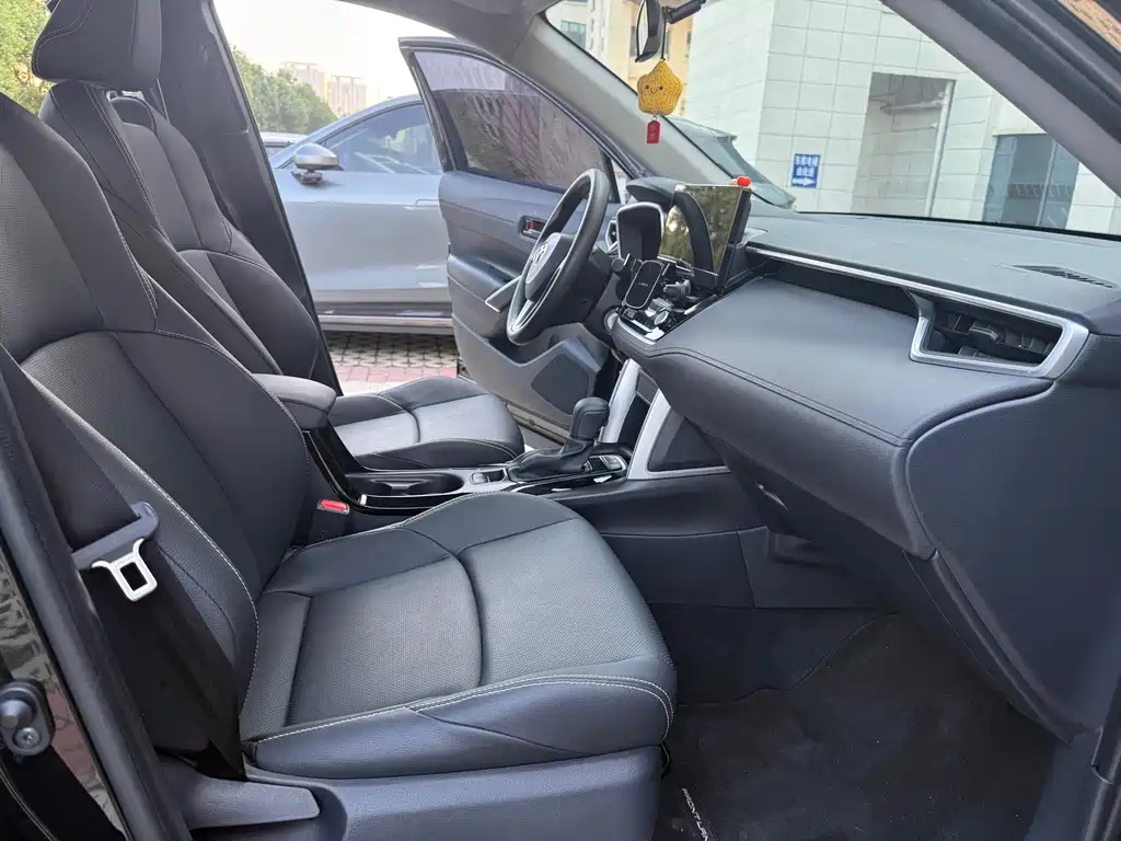 TOYOTA FRONTLANDER 2025