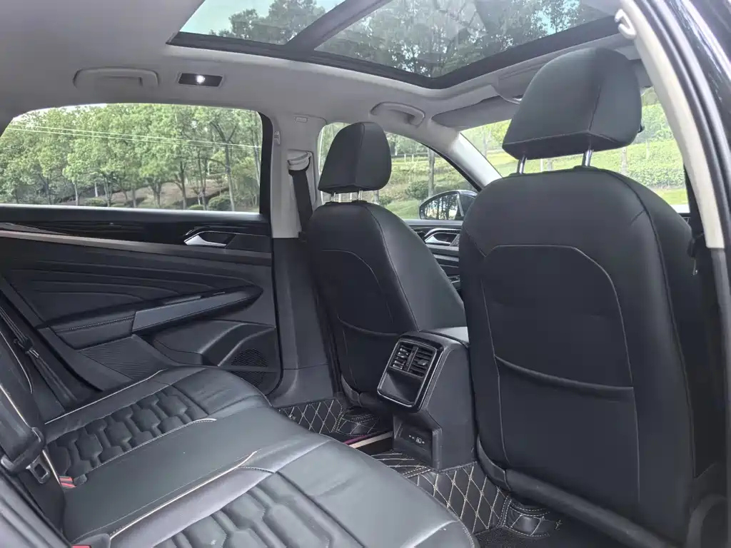 VOLKSWAGEN PASSAT 2021