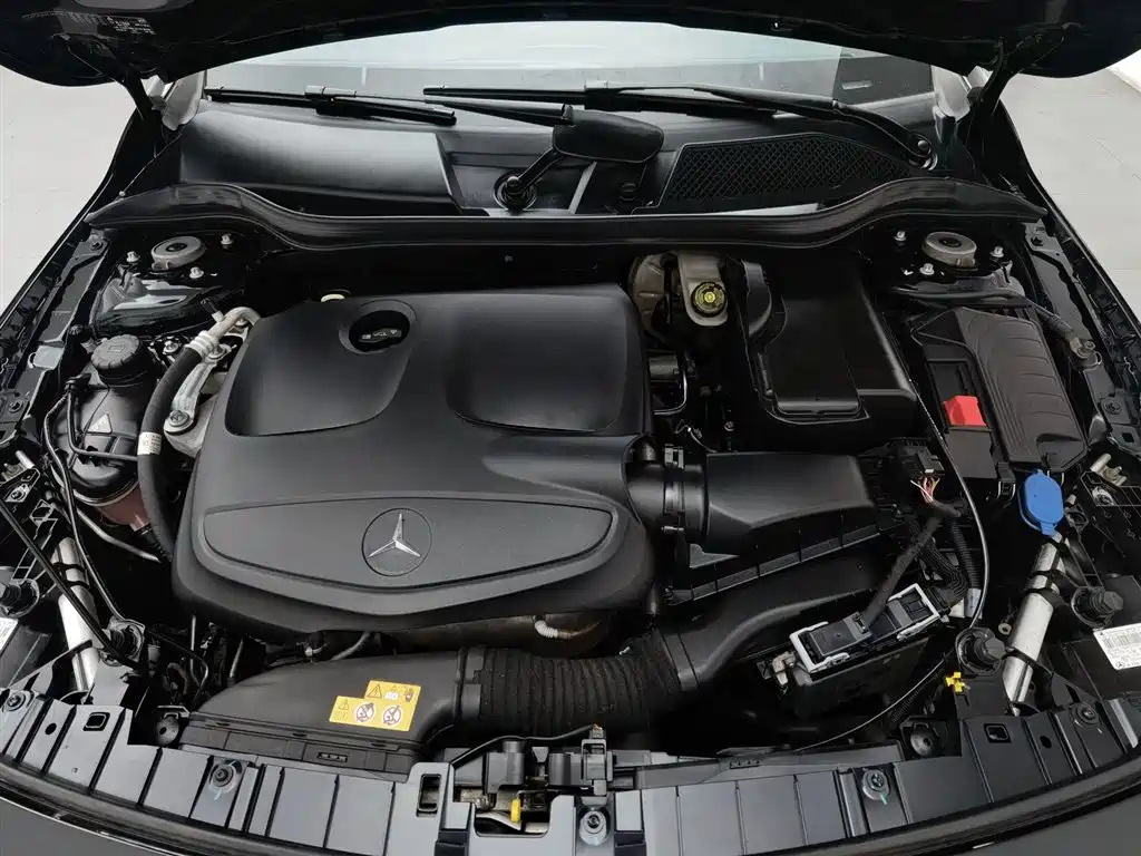 MERCEDES BENZ GLA 2017