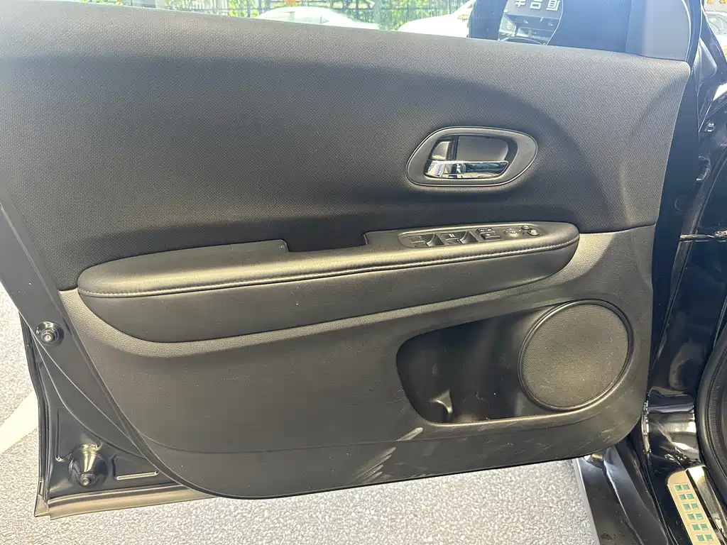 HONDA VEZEL 2015