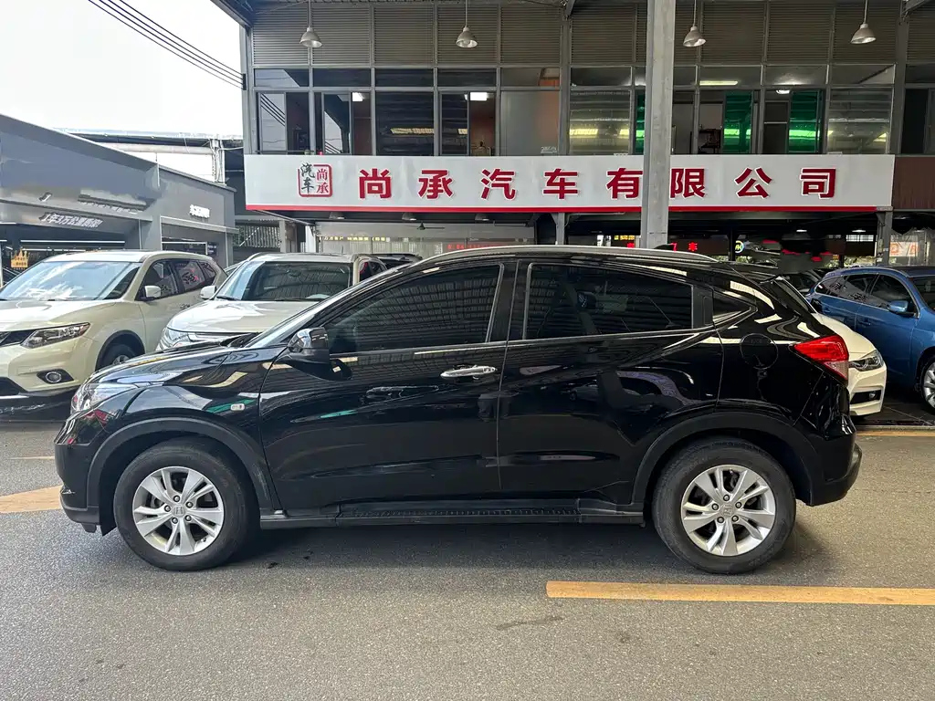 HONDA VEZEL 2015