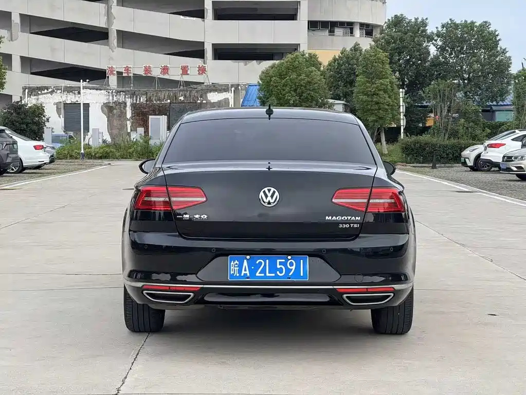 VOLKSWAGEN MAGOTAN 2016