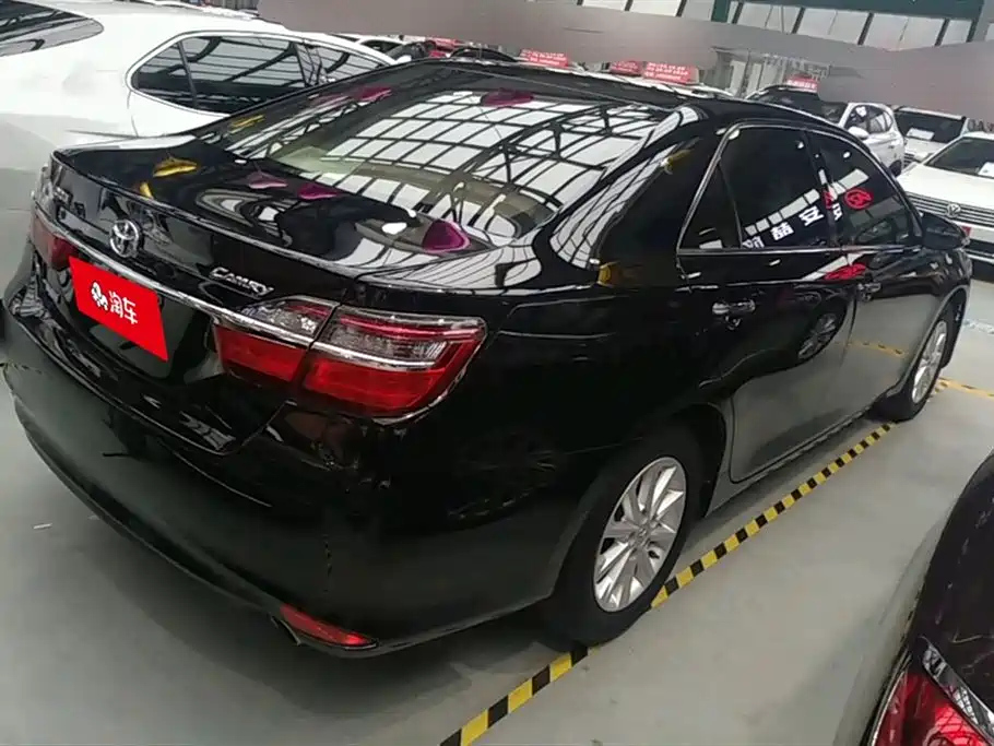 TOYOTA CAMRY 2015